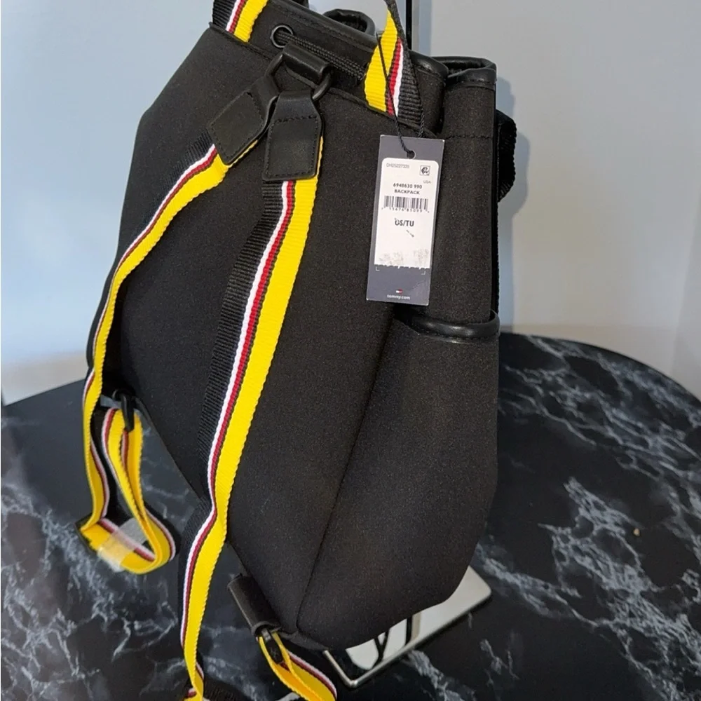 Tommy Hilfiger Drawstring Backpack Black Yellow Multicolored Strap AUTHENTIC NEW